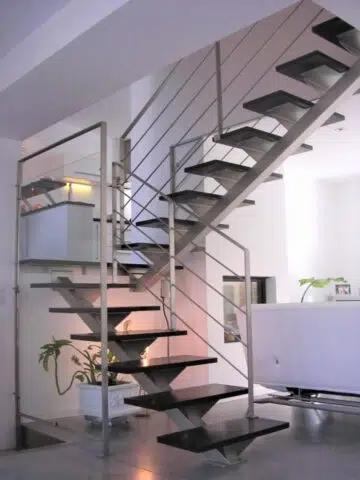 Escalier métallique sur mesure réalisé par O2 Métal